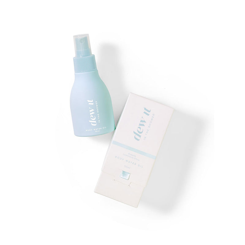 DEW IT IN THE SHOWER | DEW IT BODY WATER OIL | GLOWING HANDS-FREE BODY CARE Spray pelembap kulit tubuh dari paduan minyak kelapa dan minyak almond serta air yang berhidrasi untuk kulit segar, lembut, dan bersinar sepanjang hari. Inovasi hands-free body care dalam bentuk spray pelembap badan mengatasi masalah kulit kering saat mandi. Cara pakai Dew It Body Water Oil: mandi seperti biasa, setelah mandi semprotkan ke seluruh badan secara merata kemudian bilas sebelum mengeringkan badan